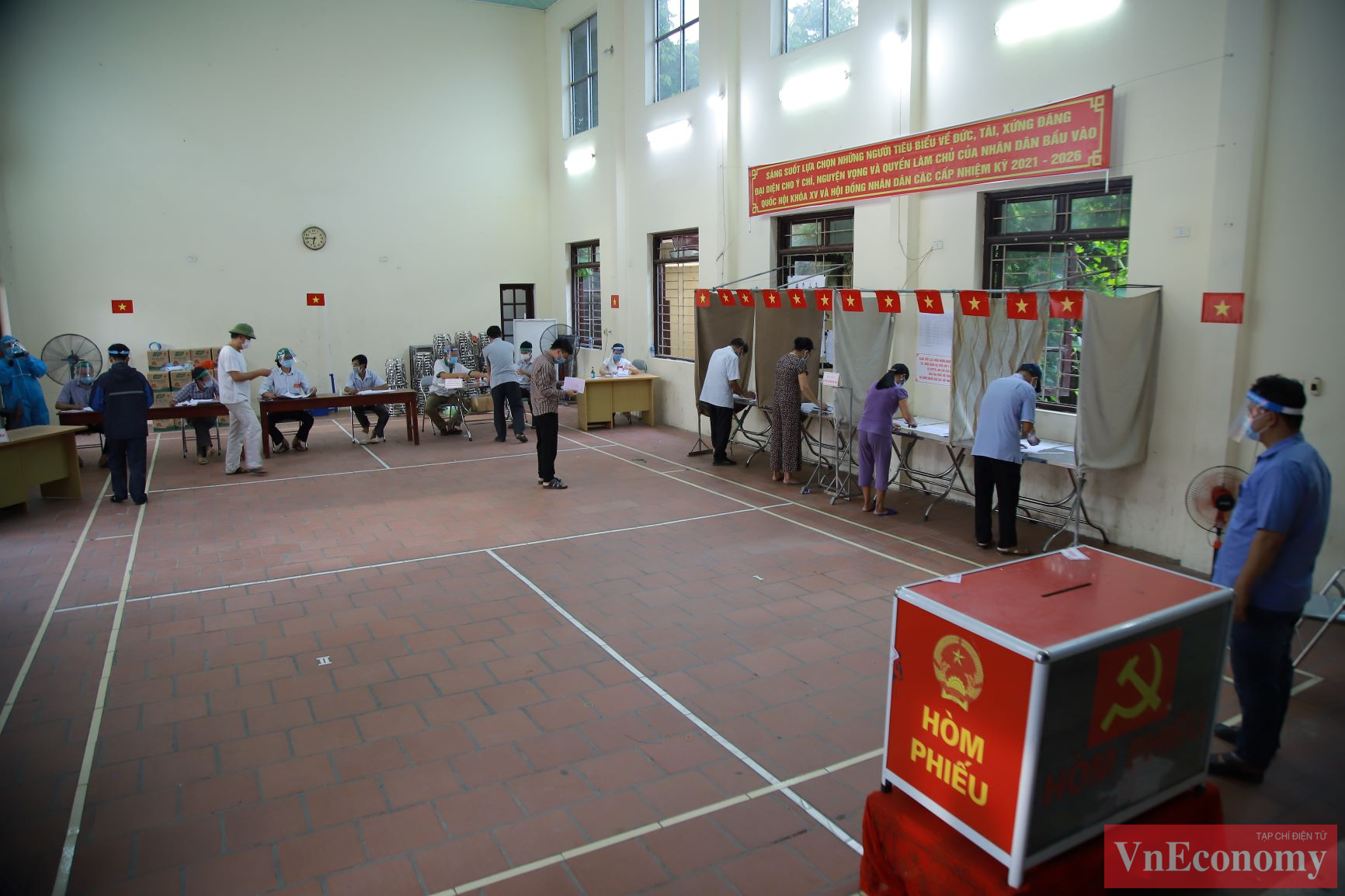 Trong quá trình bầu cử, cả người dân và cán bộ tổ bầu cử đều có tinh thần tốt, phấn khởi. Các cử tri bày tỏ sự tin tưởng cuộc bầu cử tại đây diễn ra đảm bảo an toàn, thành công tốt đẹp.