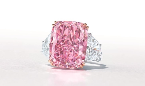 Viên kim cương hồng “không tì vết” được bán với giá 29,3 triệu USD