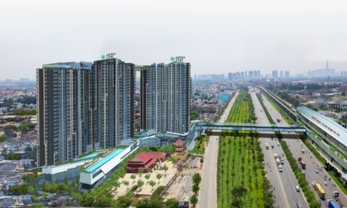 Metro Star có cầu bộ hành kết nối trực tiếp với ga Metro số 10