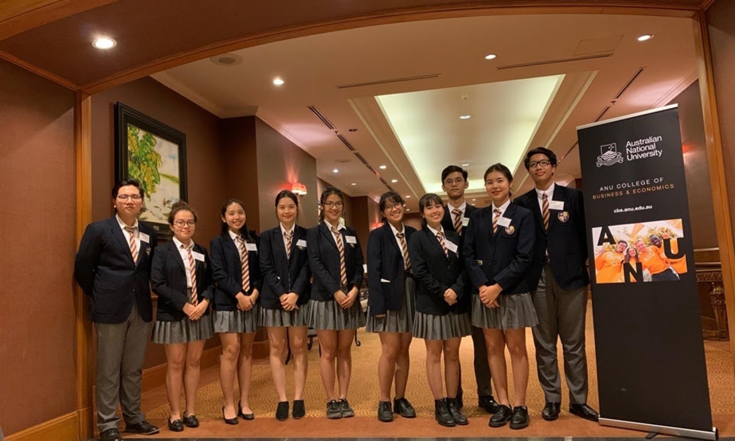Học sinh Olympia giành giải Nhất cuộc thi phân tích tài chính kinh doanh của Đại học Úc năm 2019.