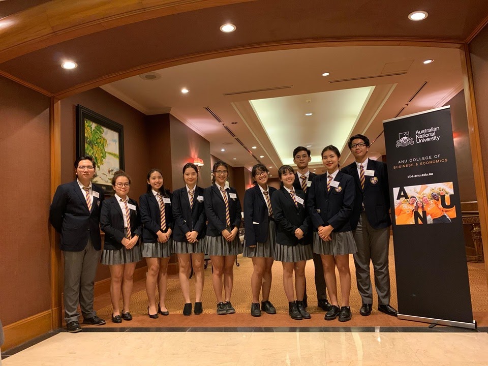 Học sinh Olympia giành giải Nhất cuộc thi phân tích tài chính kinh doanh của Đại học Úc năm 2019.