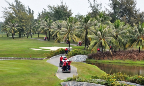 Hải Phòng mở cửa trở lại sân golf, quán ăn trong nhà