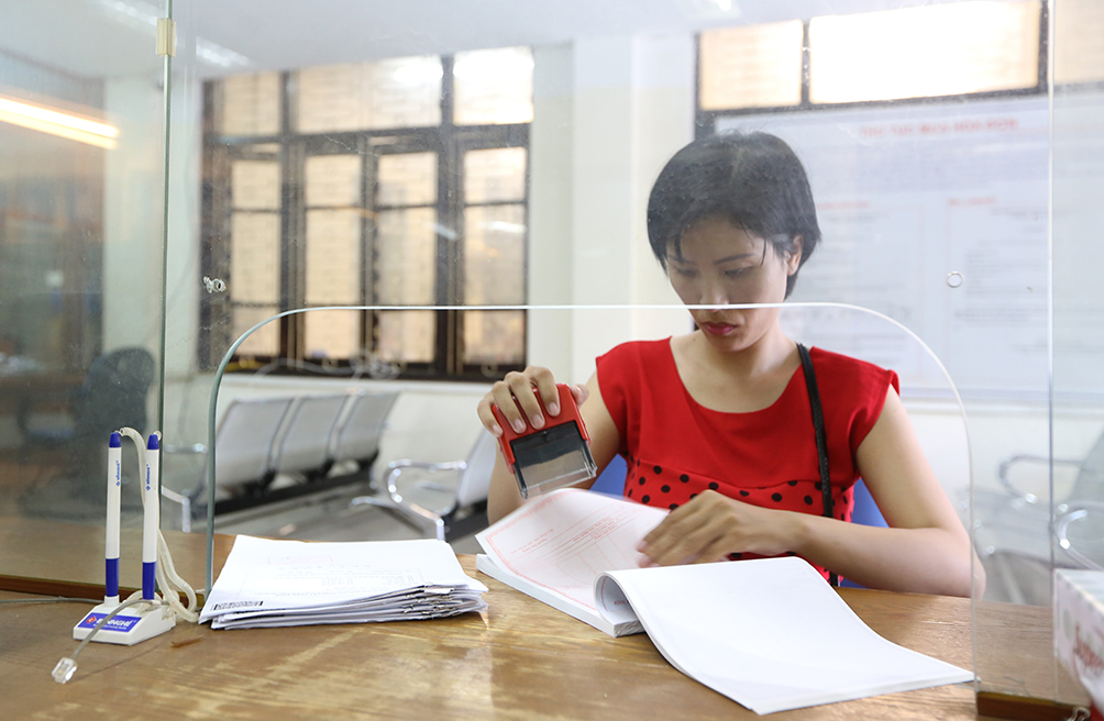 Xu hướng chuyển từ hoá đơn giấy sang hoá đơn điện tử.