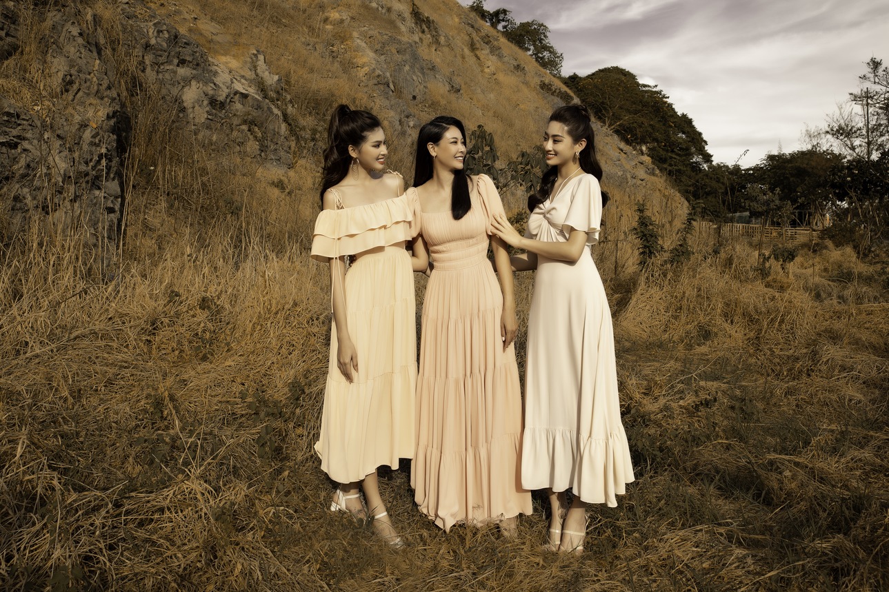 Mùa hè là thời điểm những tông màu nâu, be, ghi nhạt... lên ngôi.