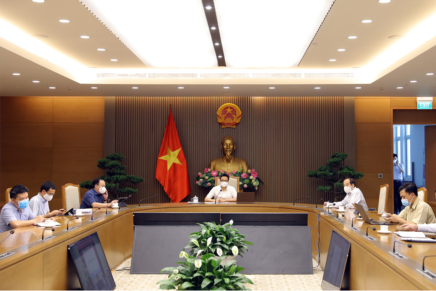 To&agrave;n cảnh cuộc họp. Ảnh - VGP/Đ&igrave;nh Nam.&nbsp;