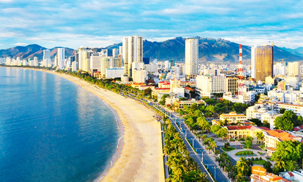 Đưa Khánh Hòa trở thành trung tâm kinh tế biển, trung tâm du lịch