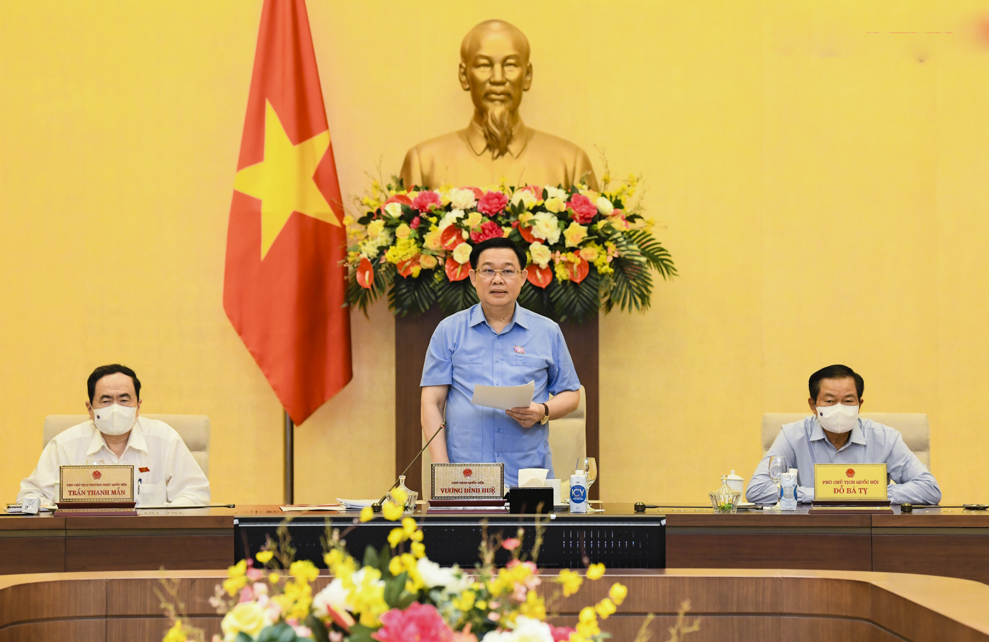 Chủ tịch Quốc hội Vương Đình Huệ phát biểu tại phiên họp - Ảnh: Quochoi.vn.
