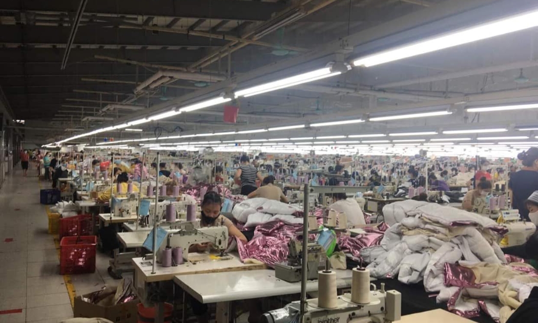 Mỗi xưởng may cả nghìn công nhân, cần có biện pháp giãn cách.