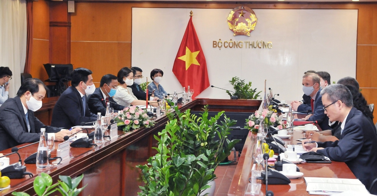 Bộ trưởng Nguyễn Hồng Diên làm việc với Ngài Alok Sharma, Bộ trưởng Chính phủ Anh, Chủ tịch Hội nghị lần thứ 26 các Bên tham gia Công ước khung của Liên Hợp Quốc về Biến đổi khí hậu (COP26).