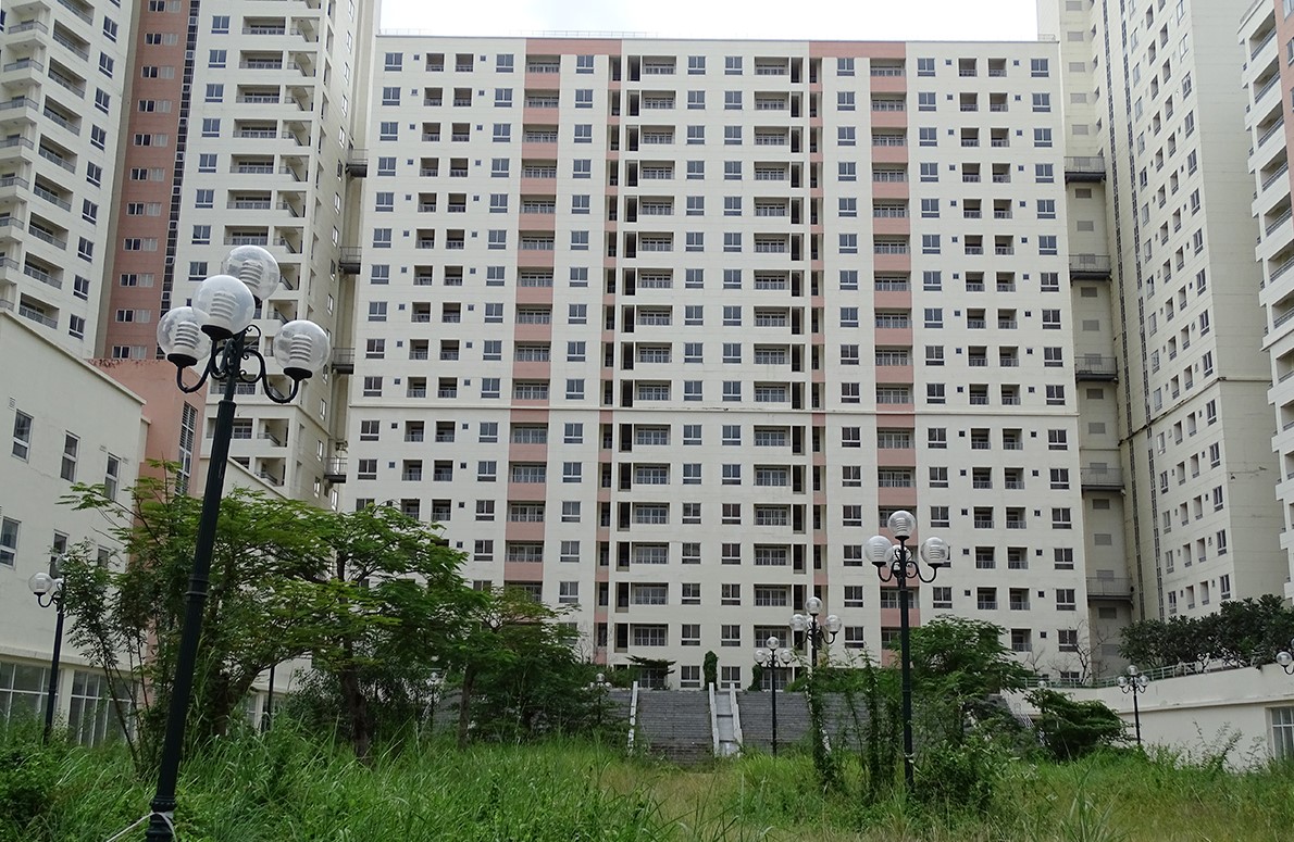 Hàng ngàn căn hộ tái định cư  tại khu đô thị mới Thủ Thiêm đang bị bỏ hoang chuẩn bị được đấu giá lần 3.