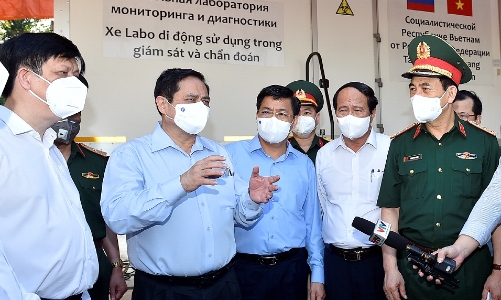 Thủ tướng vào tâm dịch Bắc Giang: Tinh thần sức khoẻ của nhân dân là trên hết