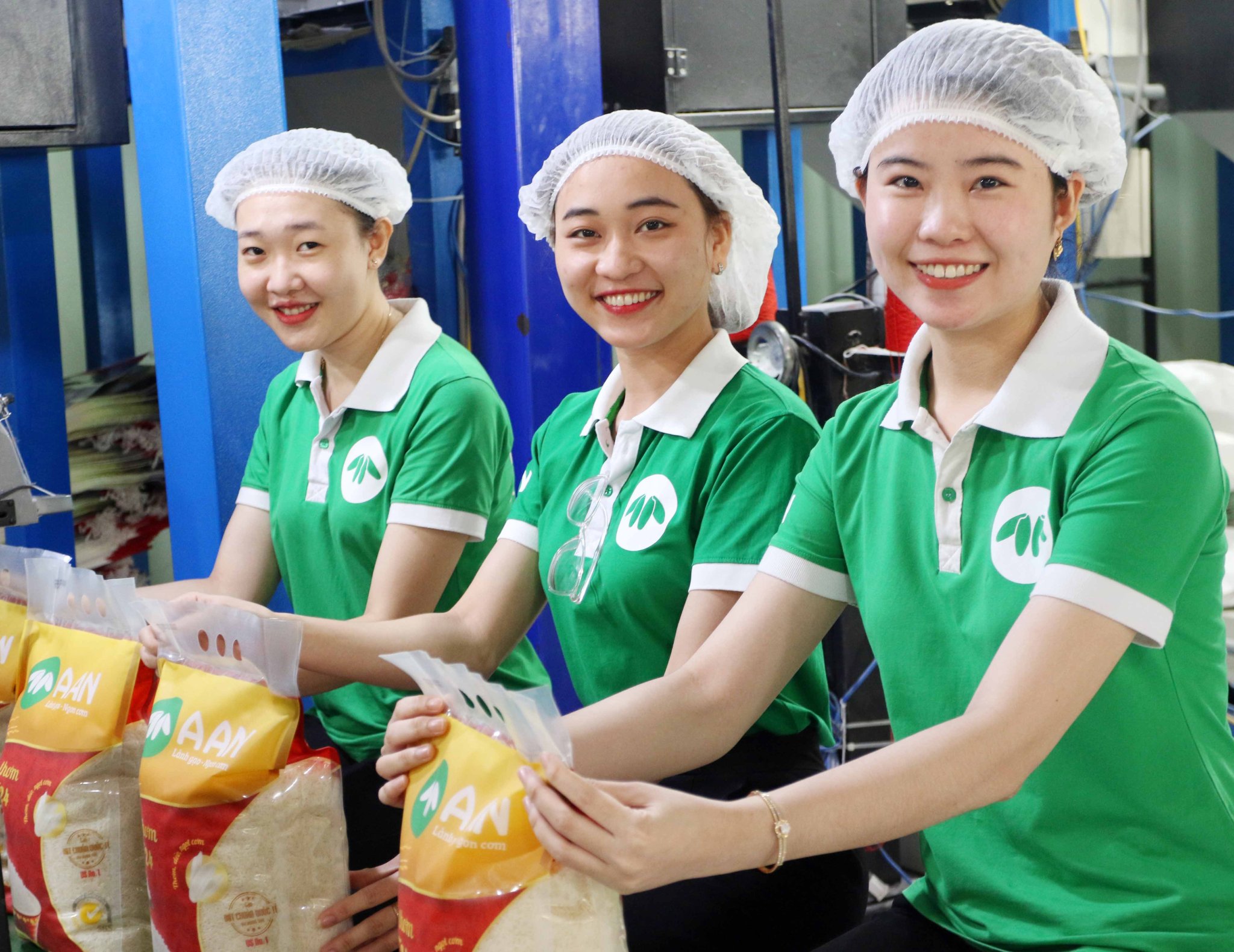 &Ocirc;ng B&aacute; quan niệm rằng yếu tố cốt l&otilde;i quyết định th&agrave;nh c&ocirc;ng của doanh nghiệp l&agrave; con người, nhất l&agrave; thế hệ trẻ.