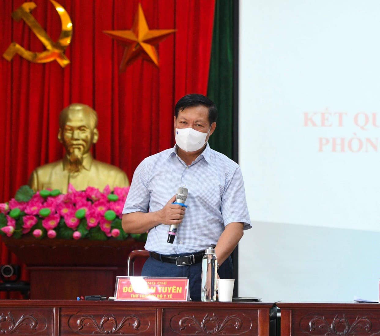 Thứ trưởng Bộ Y tế Đỗ Xuân Tuyên tại buổi làm việc với Ban Quản lý các khu công nghiệp tỉnh Bắc Ninh.
