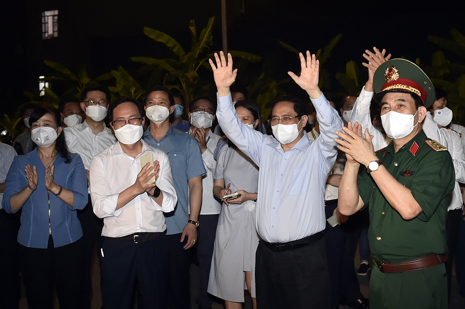 Thủ tướng Phạm Minh Chính trong chuyến làm việc, kiểm tra công tác phòng chống dịch tại Bắc Ninh - Ảnh: VGP.