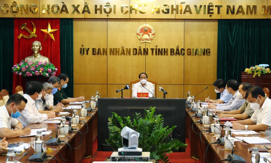 Phó Thủ tướng Lê Văn Thành chủ trì cuộc họp.