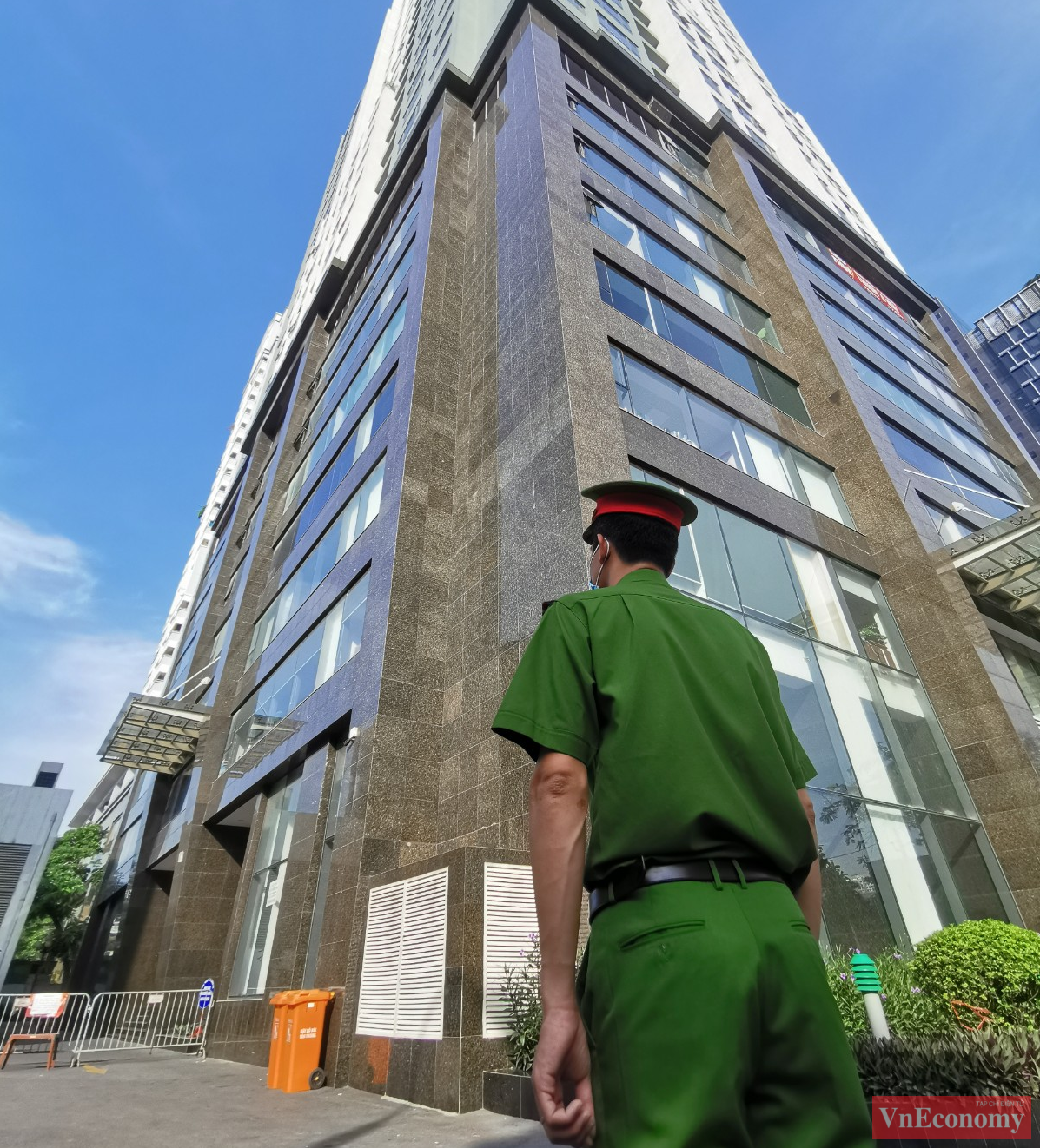 C&aacute;c lực lượng đang hết sức nỗ lực trong c&ocirc;ng t&aacute;c điều tra dịch tễ v&agrave; truy vết, khoanh v&ugrave;ng.