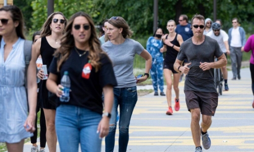 Kinh tế  thế giới khởi sắc nhờ tiêm chủng, kích cầu