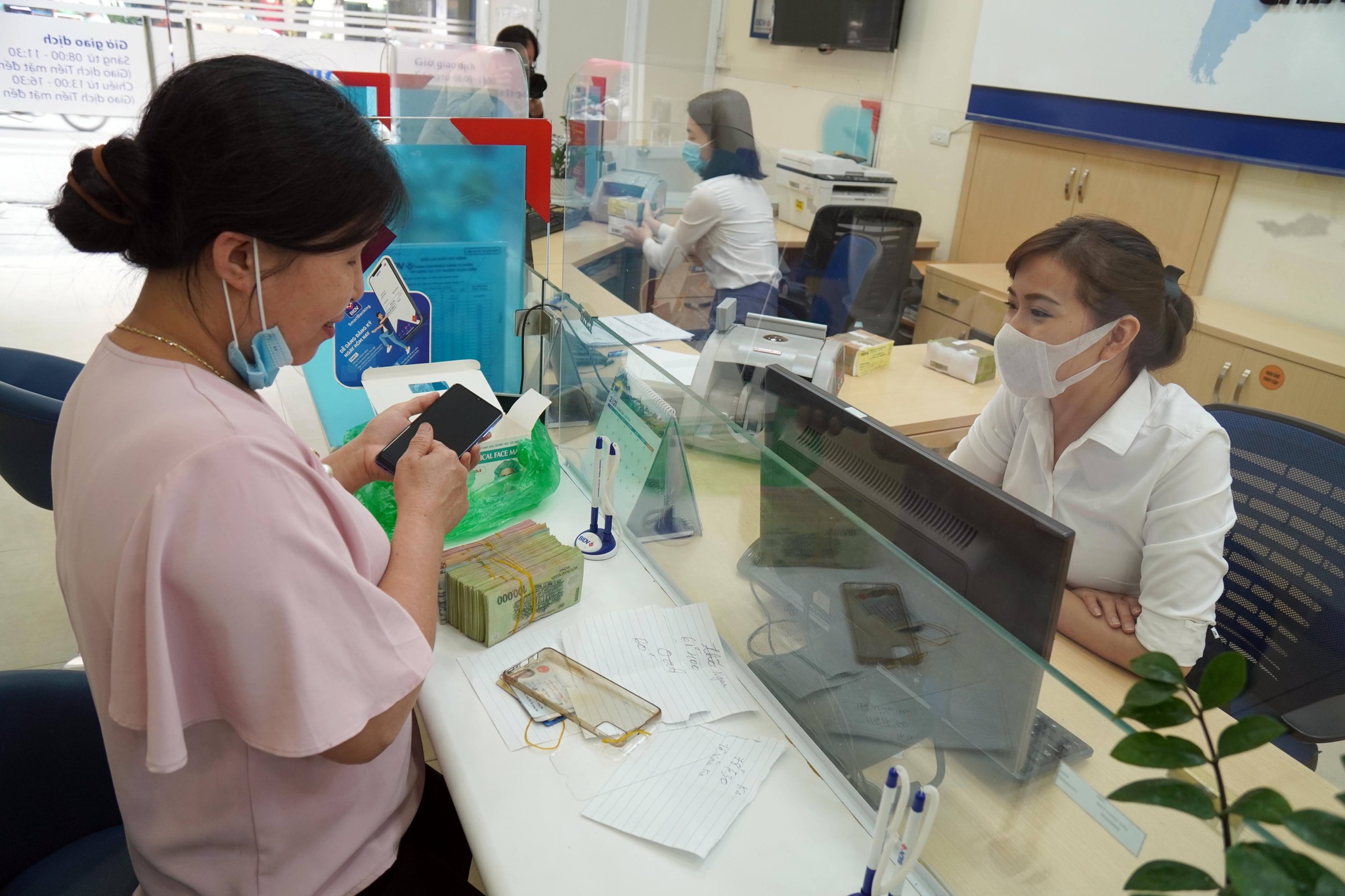 Trong tháng 5/2021, ngành thuế đã thực hiện việc gia hạn tiền thuế, tiền thuê đất năm 2021 khoảng 10.500 tỷ đồng....
