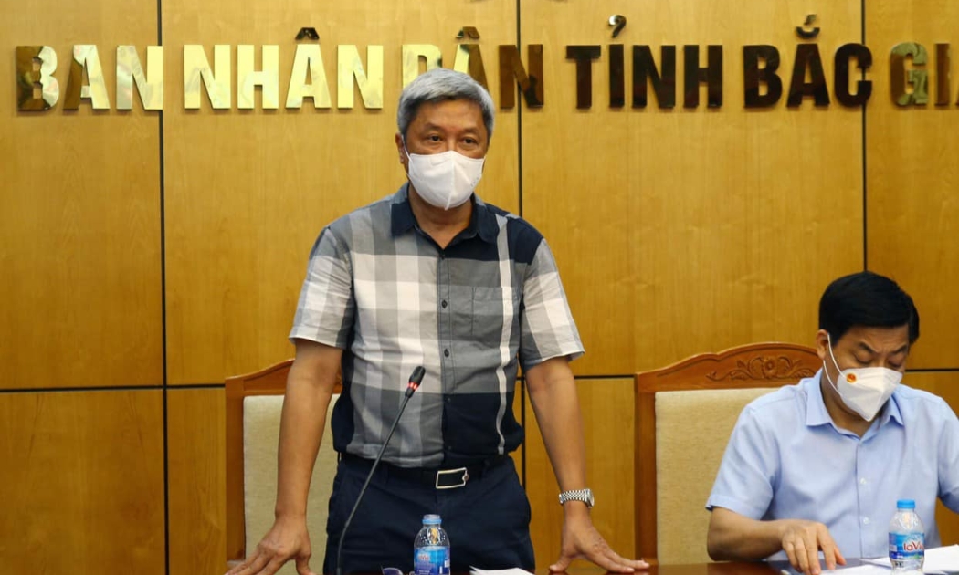 Thứ trưởng Bộ Y tế Nguyễn Trường Sơn làm việc với Ban Chỉ đạo phòng, chống dịch Covid-19 tỉnh Bắc Giang.