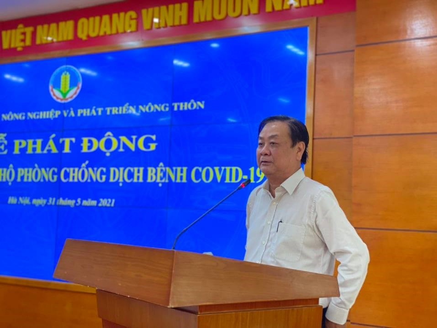 Bộ trưởng Bộ Nông nghiệp Phát triển nông thôn phát động ủng hộ phòng chống dịch Covid-19.