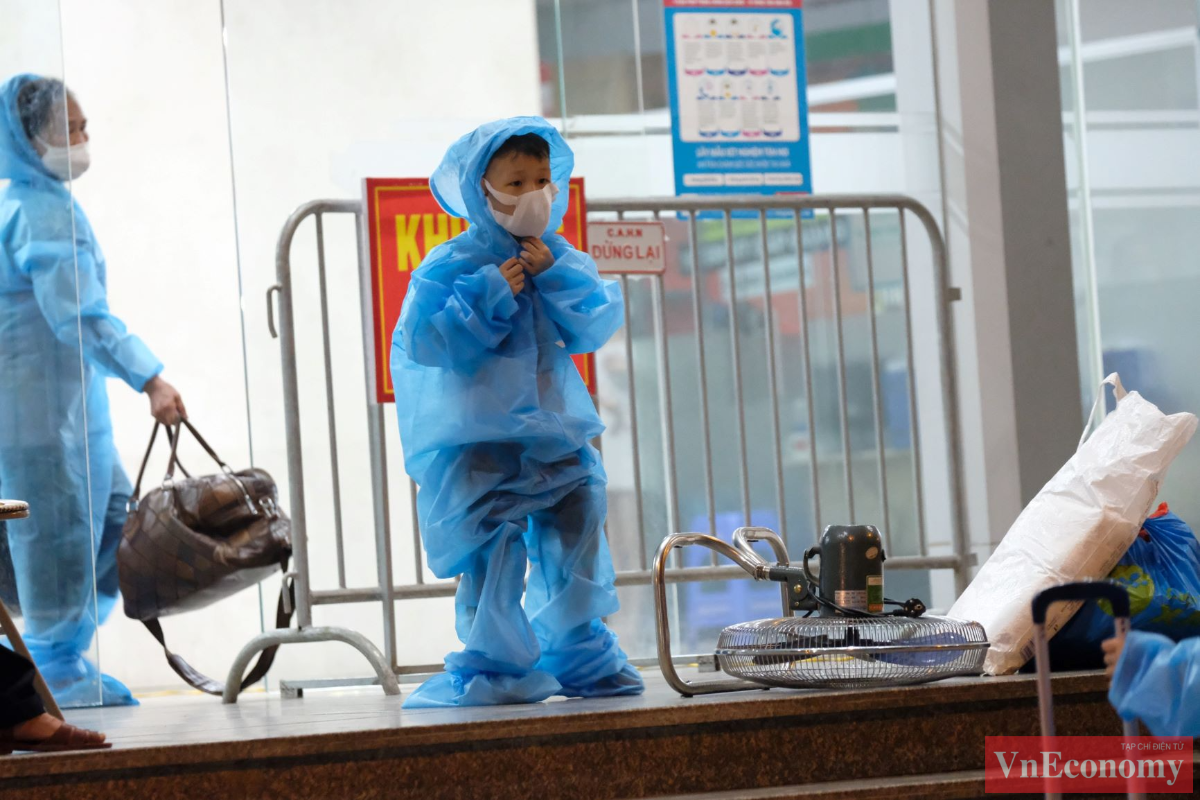 C&aacute;c ca F1 ngay lập tức được đưa đến khu c&aacute;ch ly tập trung.