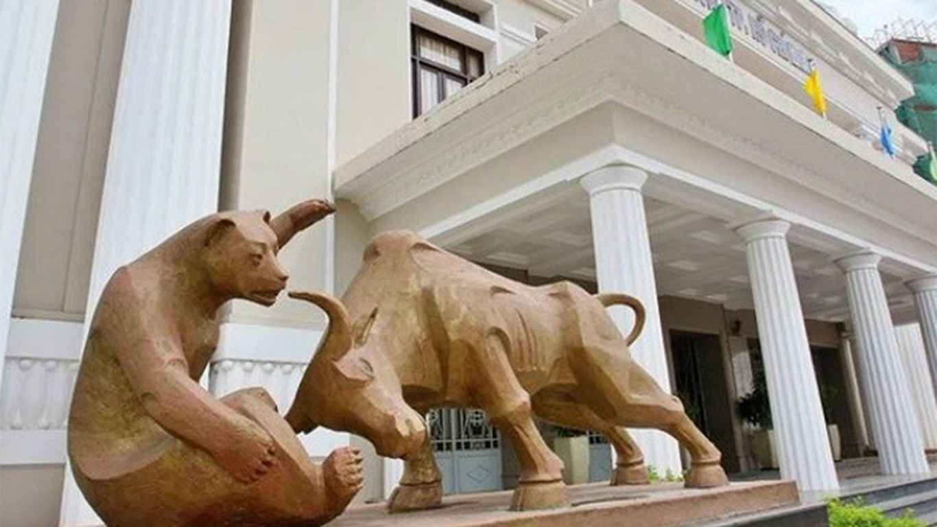 VN Index tiếp tục thiết lập đỉnh mới ở mức 1328,05 điểm vào ngày 31/05/2021 với giá trị giao dịch trong ngày đạt 25.015 tỷ đồng.