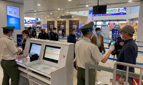 Nối lại các chuyến bay chở người nhập cảnh tại sân bay Nội Bài và Tân Sơn Nhất