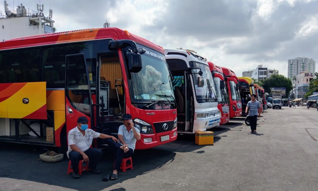 Hoạt động vận chuyển hành khách hiện đang rất vắng khách và gặp nhiều khó khăn do ảnh hưởng của dịch Covid-19
