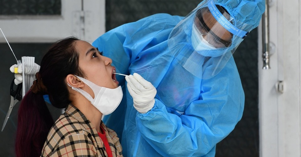 TP.HCM đang tổ chức lấy mẫu xét nghiệm tầm soát  SARS-CoV-2 cho 5 triệu người dân (Ảnh minh họa).