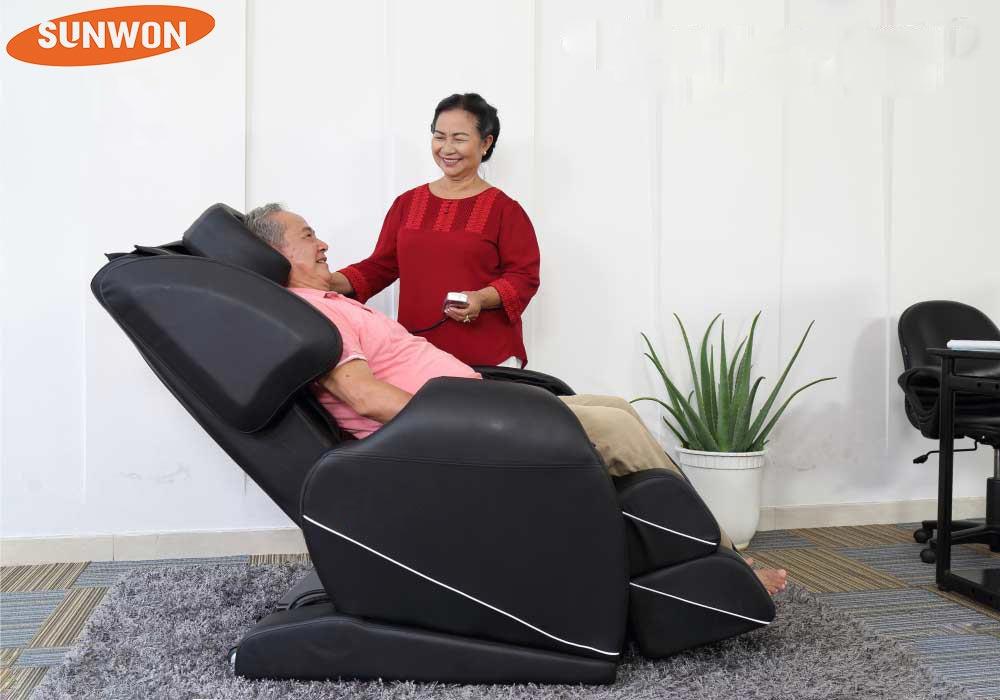 Thuê ghế massage là phương pháp rất kinh tế để chăm sóc sức khỏe.