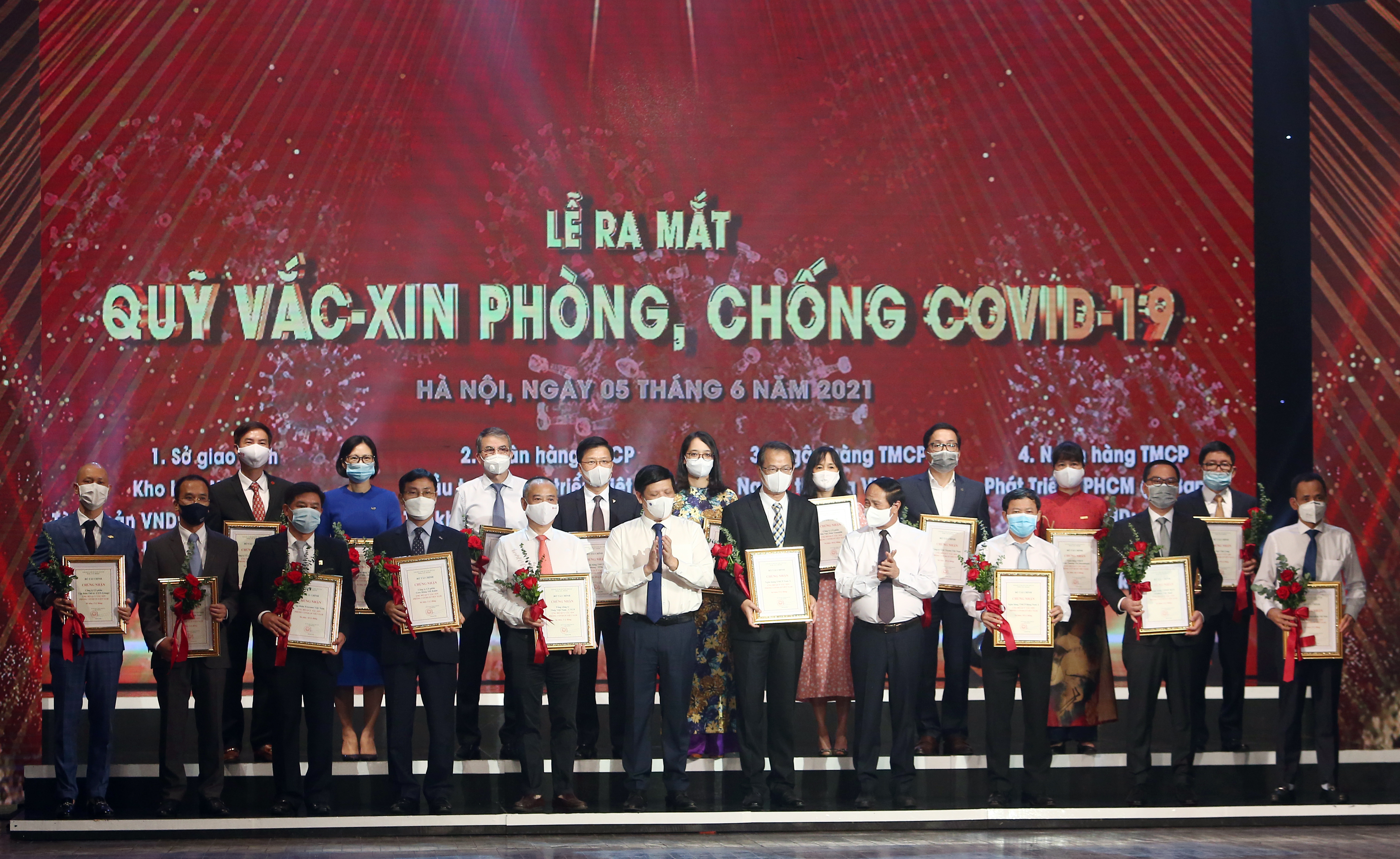 Giao hàng Tiết kiệm đồng hành cùng các doanh nghiệp tại Lễ ra mắt Quỹ vaccine phòng chống Covid-19.