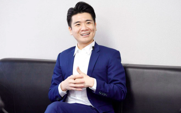 Ông Đỗ Quang Vinh là con trai lớn của ông Đỗ Quang Hiển (bầu Hiển), chủ tịch ngân hàng SHB.