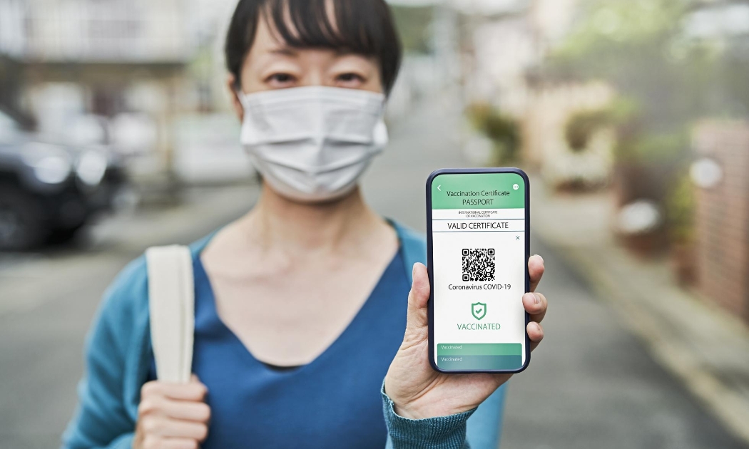 Sau EU, Nhật Bản dự định triển khai hộ chiếu vaccine vào mùa hè này và hộ chiếu vaccine điện tử vào cuối năm - Ảnh: Getty Images