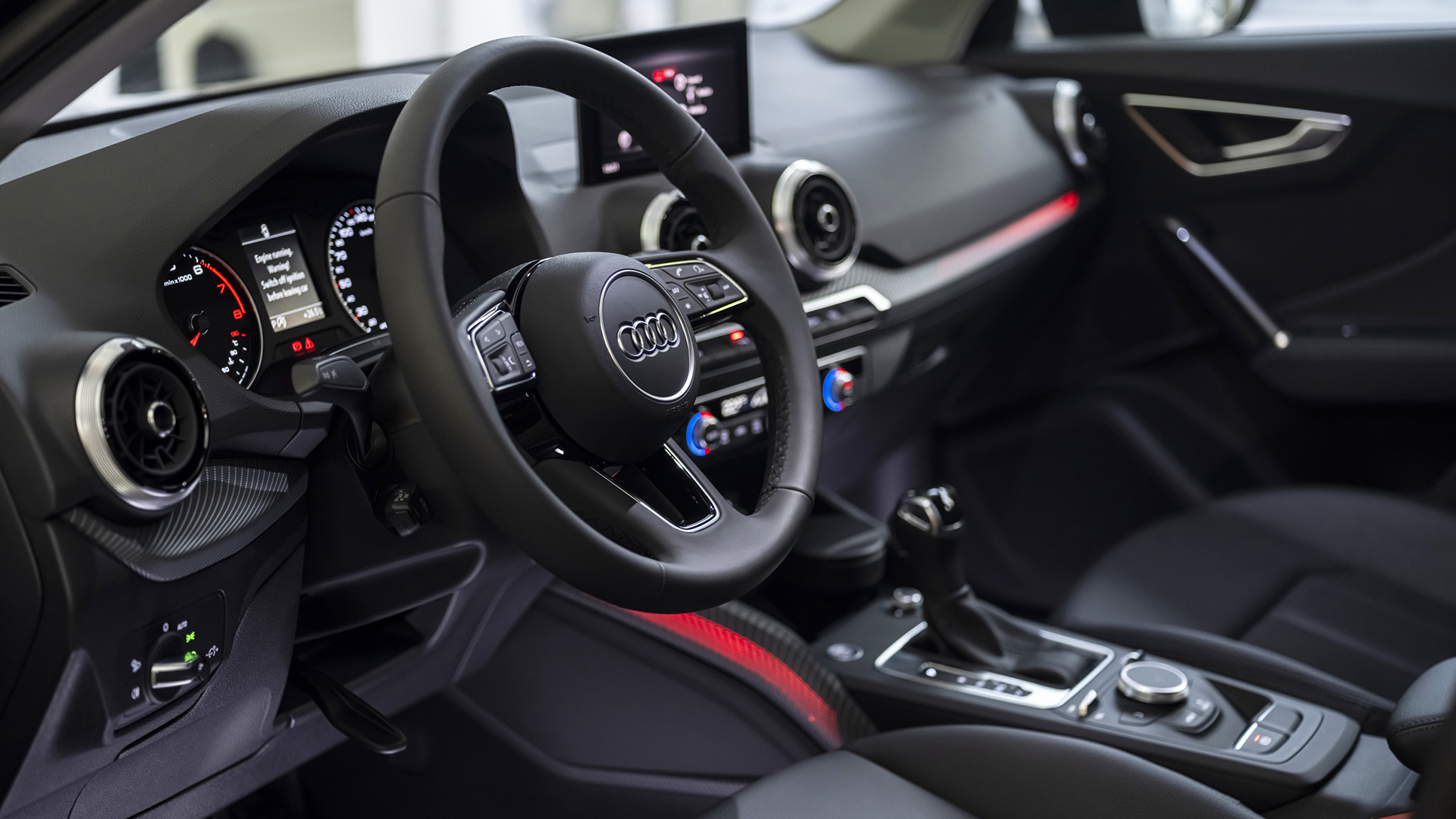 Khoang nội thất của Audi Q2 2021.