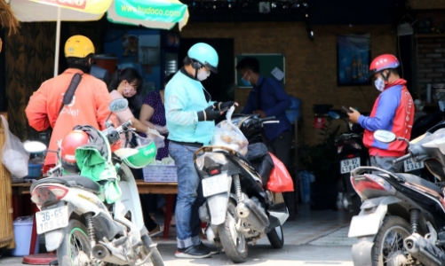 Xe công nghệ chạy đua giao hàng