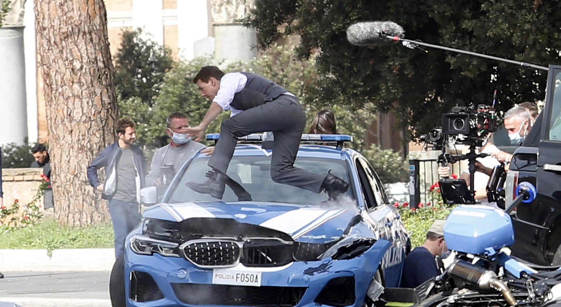 Tom Cruise l&agrave; nam diễn vi&ecirc;n ch&iacute;nh v&agrave; cũng đồng thời l&agrave; nh&agrave; sản xuất của bộ phim.