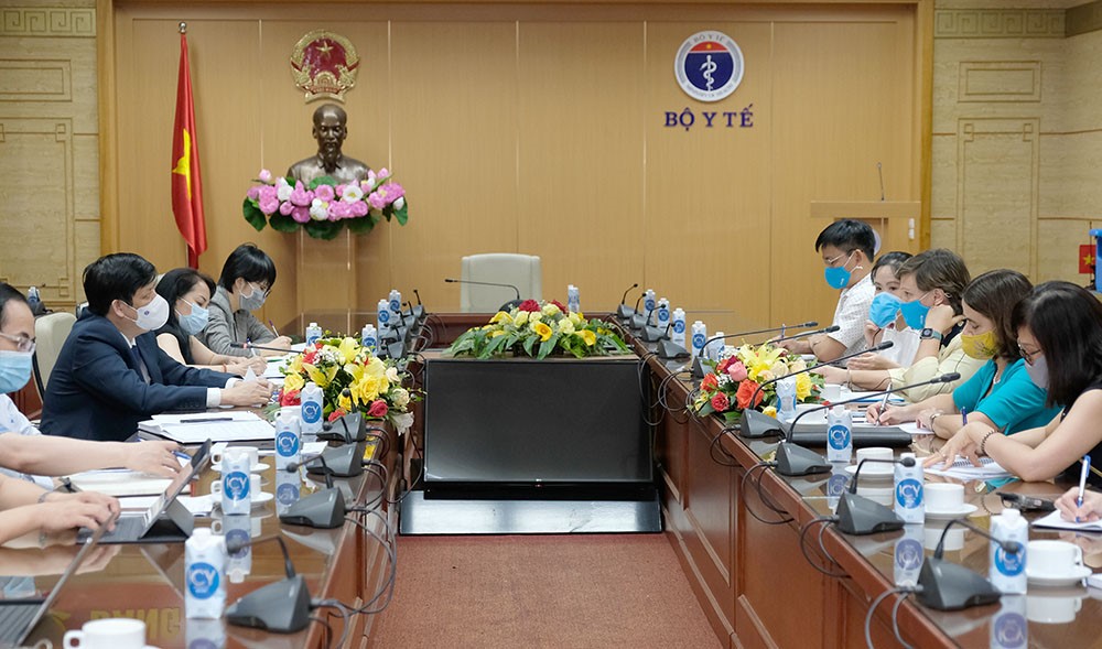 Quang cảnh buổi làm việc.