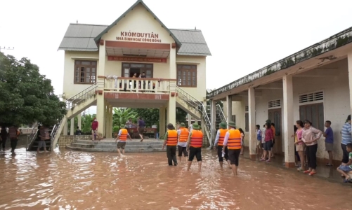 Nâng mức hỗ trợ cho người nghèo làm nhà chống lũ vì bão giá nguyên vật liệu 