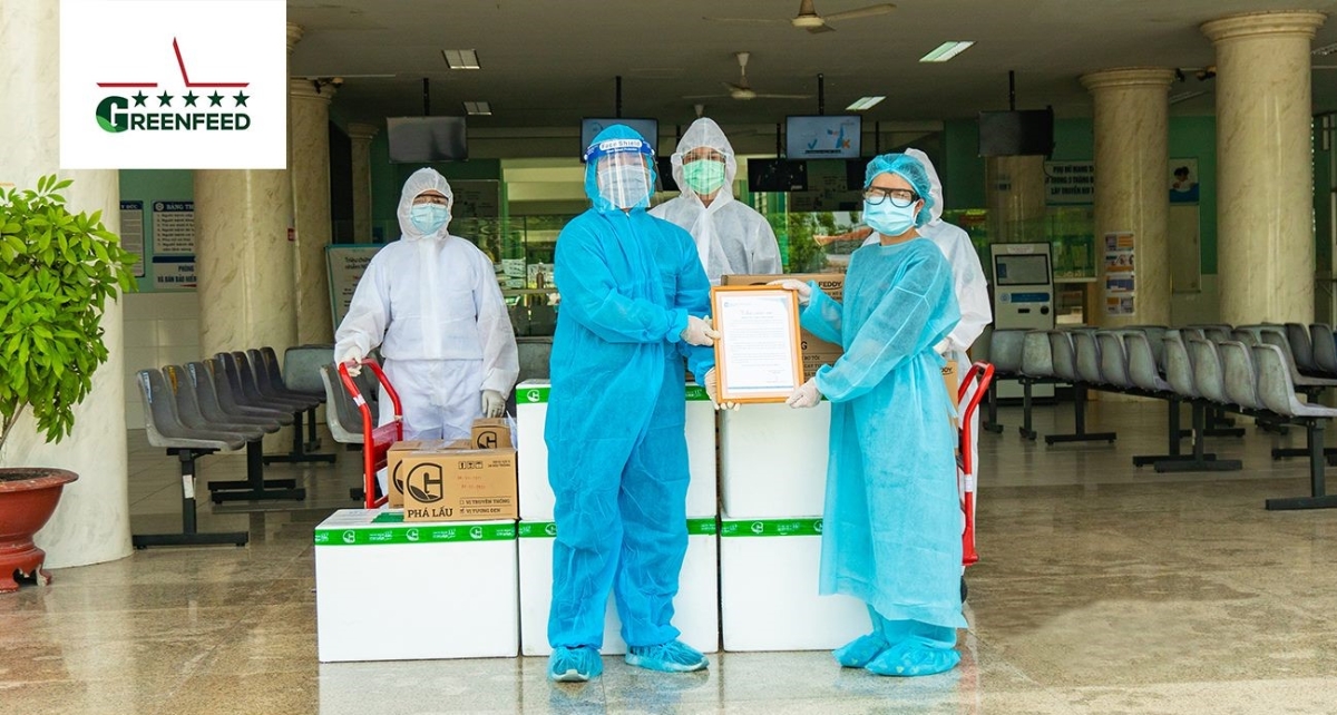 Hơn 7.000 sản phẩm đ&atilde; được GREENFEED trao tận tay cho c&aacute;c cơ sở y tế tuyến đầu với hy vọng mang đến những bữa ăn l&agrave;nh, ngon cho đội ngũ y b&aacute;c sĩ, t&igrave;nh nguyện vi&ecirc;n&hellip;