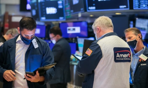 Gạt nỗi lo lạm phát, S&P 500 đóng cửa ở mức cao kỷ lục