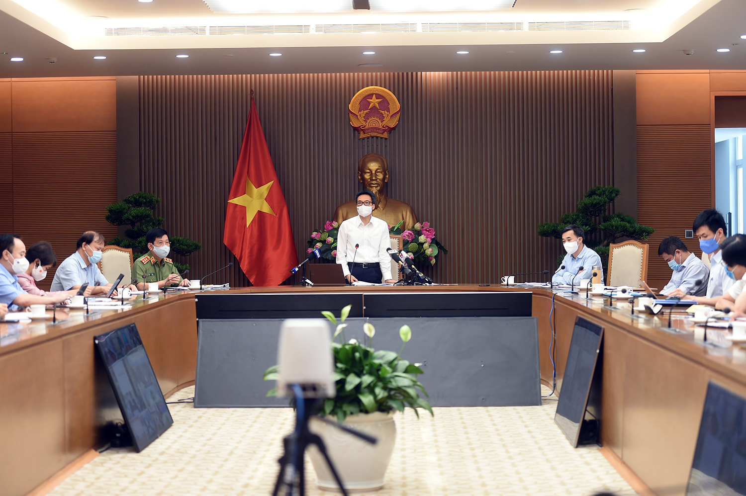 To&agrave;n cảnh cuộc họp. Ảnh - VGP.&nbsp;