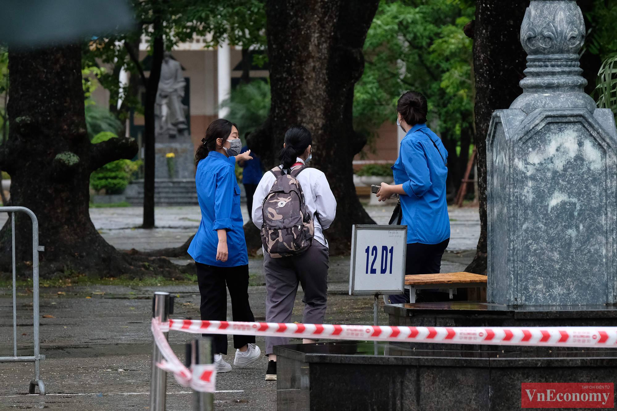 H&agrave; Nội đ&atilde; 3 lần điều chỉnh lịch thi tuyển v&agrave;o lớp 10, thậm ch&iacute; ph&uacute;t ch&oacute;t điều chỉnh cả thời gian l&agrave;m b&agrave;i thi của th&iacute; sinh, khiến nhiều phụ huynh, th&iacute; sinh như 