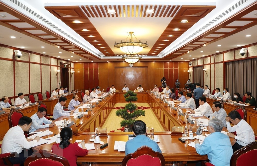 Cuộc họp của Bộ Chính trị họp về tình hình phòng, chống dịch Covid-19 ngày 11/6 - Ảnh: TTXVN