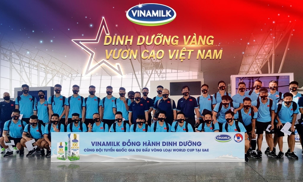 Vinamilk tự hào mang đến nguồn dinh dưỡng vàng đồng hành cùng đội tuyển quốc gia du đấu vòng loại World Cup tại UAE.