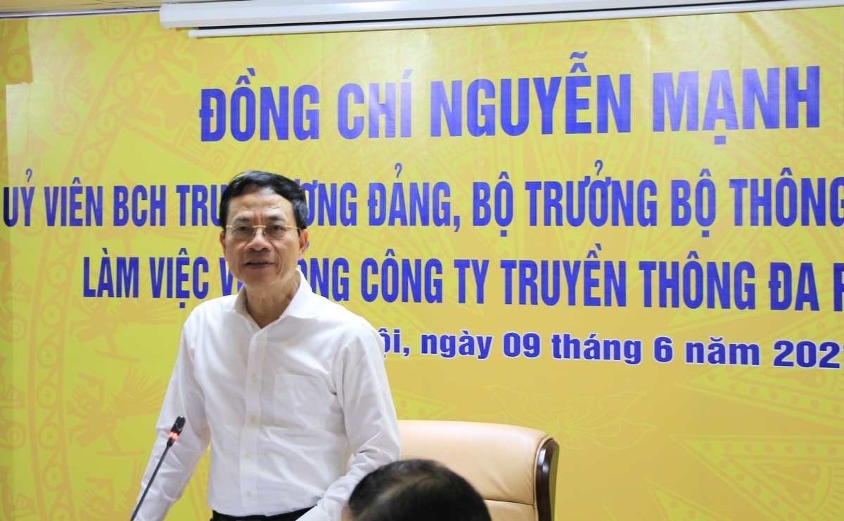 Bộ trưởng Nguyễn Mạnh Hùng: 