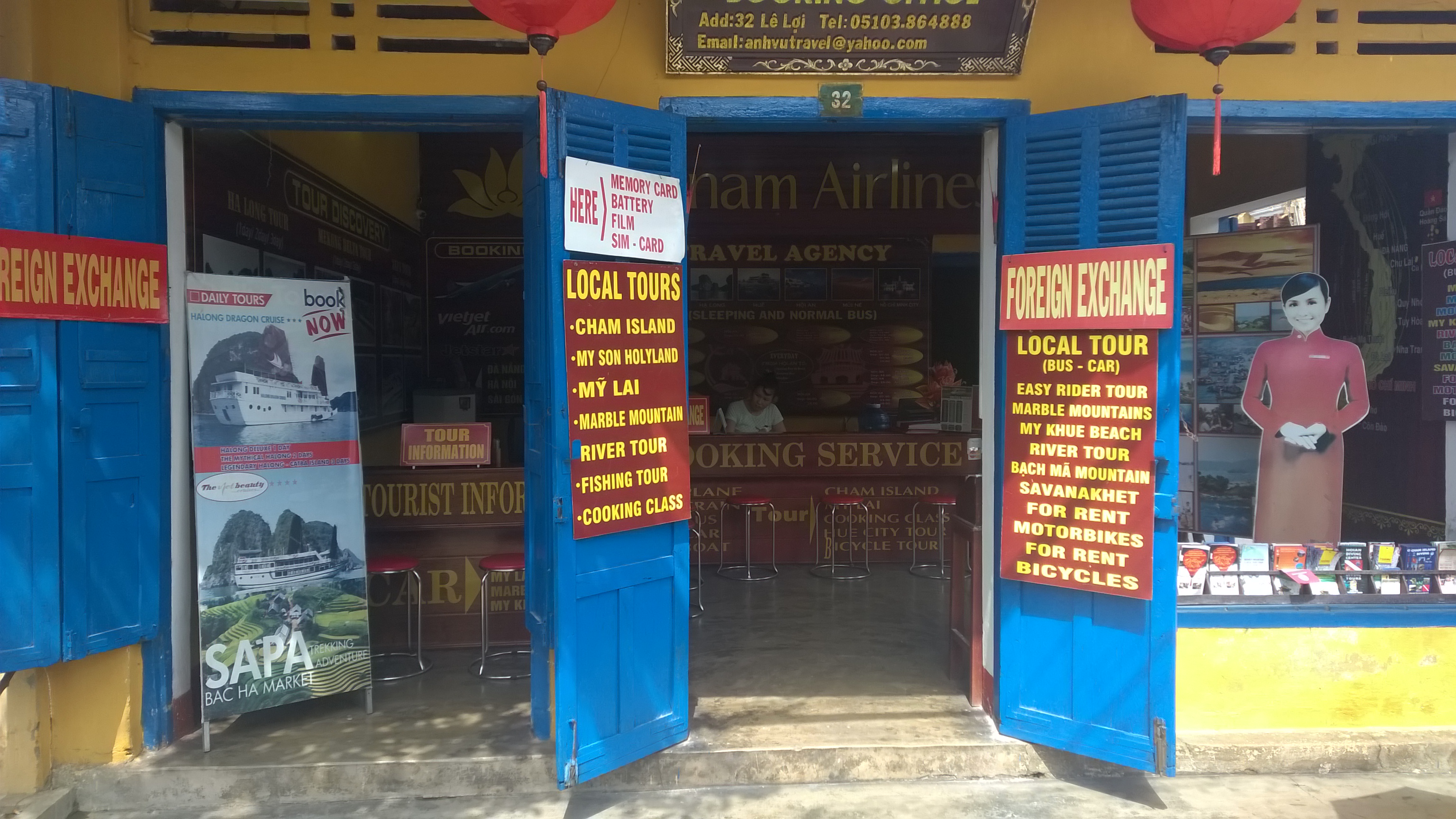 Tại Đ&agrave; Nẵng hay Hội An,&nbsp;h&igrave;nh ảnh những tuyến phố vốn đ&ocirc;ng vui đ&atilde; l&ugrave;i v&agrave;o dĩ v&atilde;ng.&nbsp;