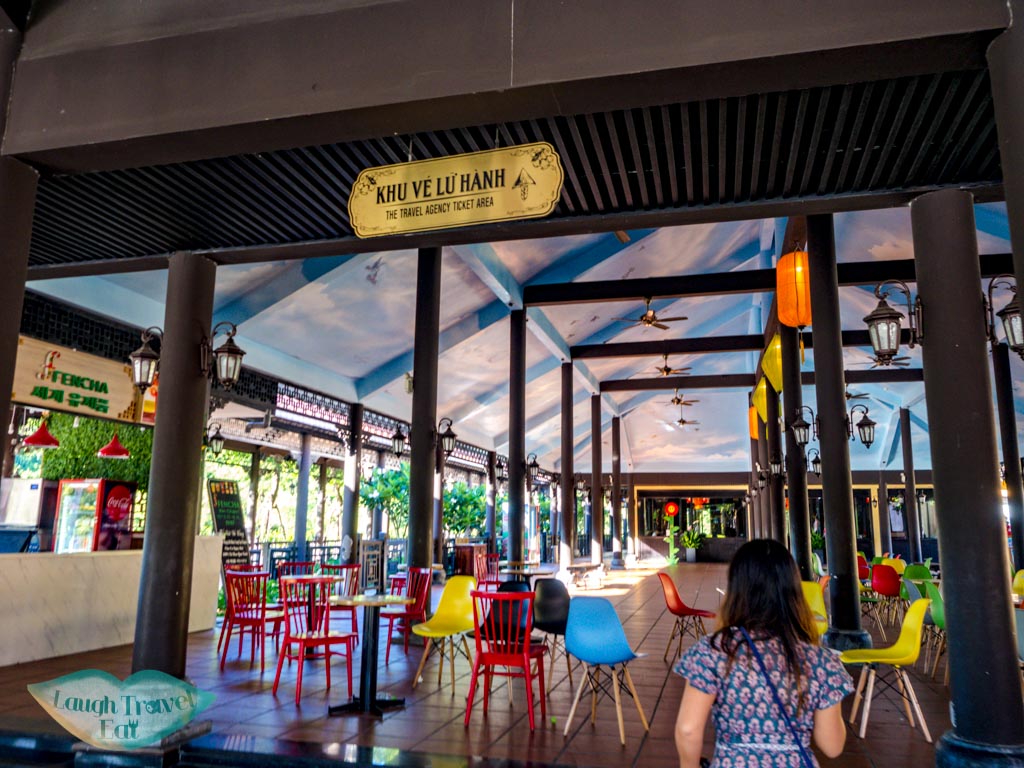 Nhiều kh&aacute;ch sạn v&igrave; muốn tiết giảm chi ph&iacute; n&ecirc;n cho người lao động nghỉ việc v&agrave; đ&oacute;ng cửa, thậm ch&iacute; rao b&aacute;n.&nbsp;