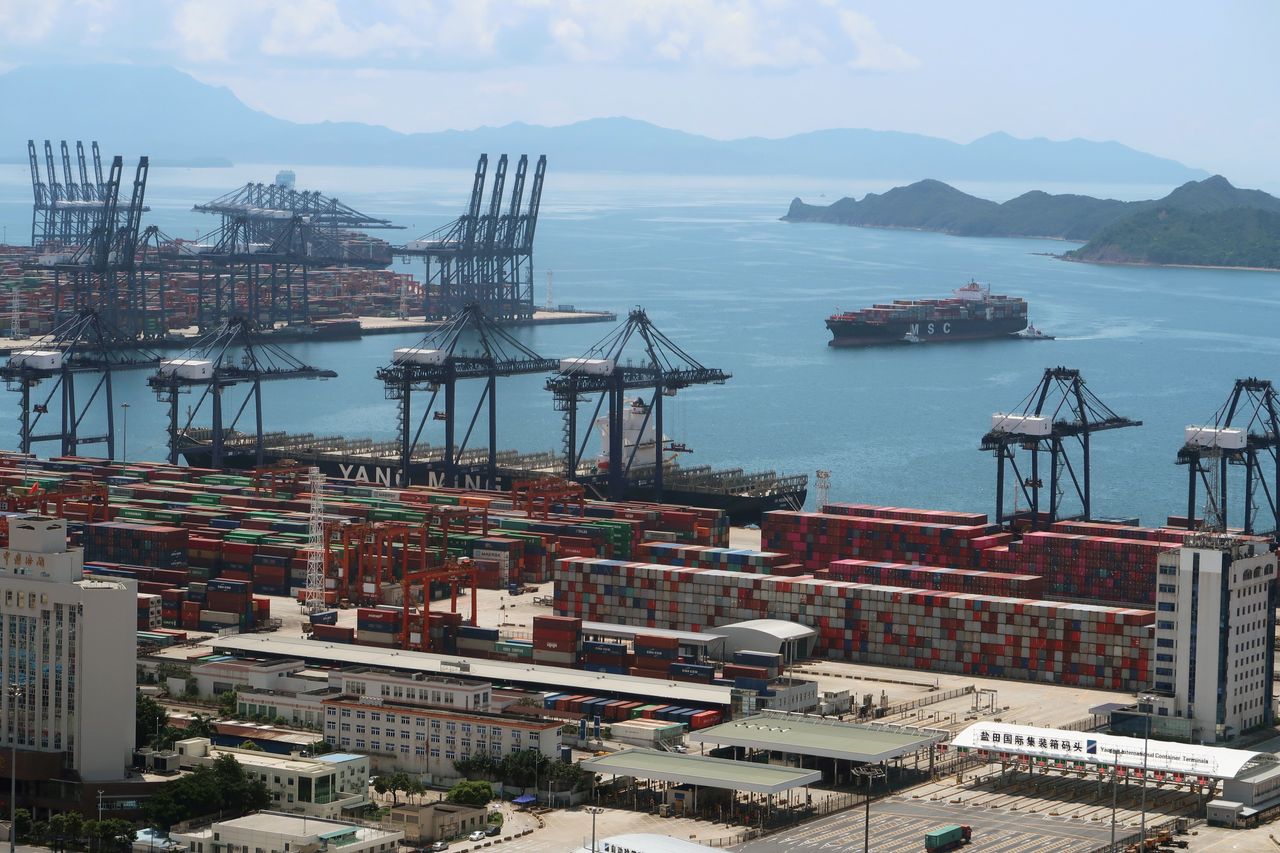 Cảng Yantian tại Thâm Quyến, Trung Quốc - Ảnh: Reuters