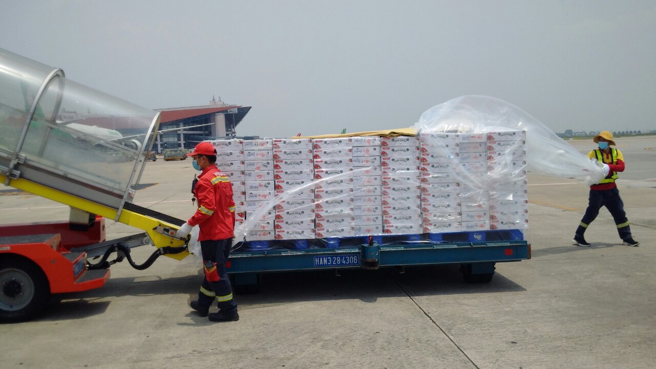 Thời gian nhận đơn hàng từ bây giờ tới cuối tháng 7 khi mùa vải thiều kết thúc.