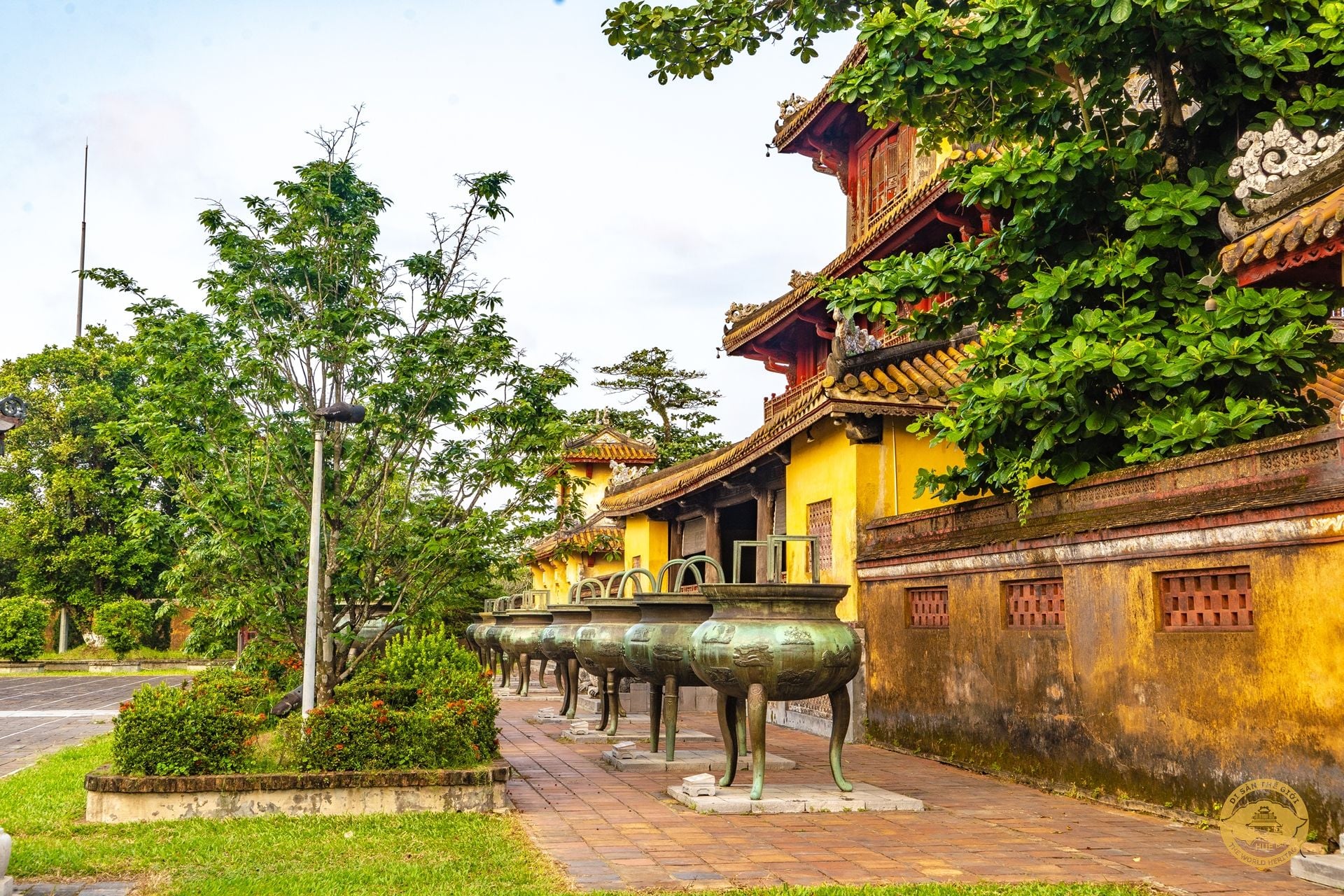 Trải qua 200 năm, đi qua bao cuộc chiến tranh tàn khốc, song đến nay, Cửu đỉnh vẫn còn nguyên vẹn như ban đầu. Ảnh: Trung tâm Bảo tồn Di tích Cố đô Huế
